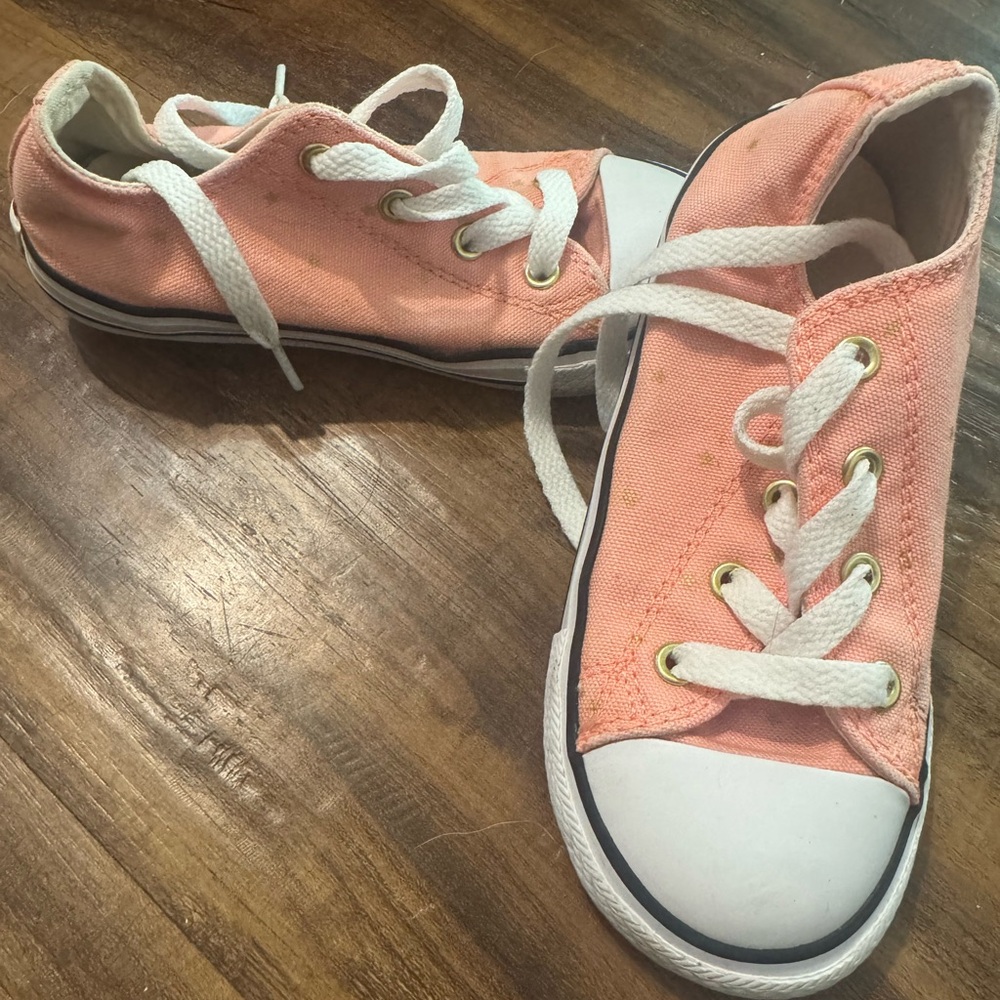 Kids Peach converse with gold stars